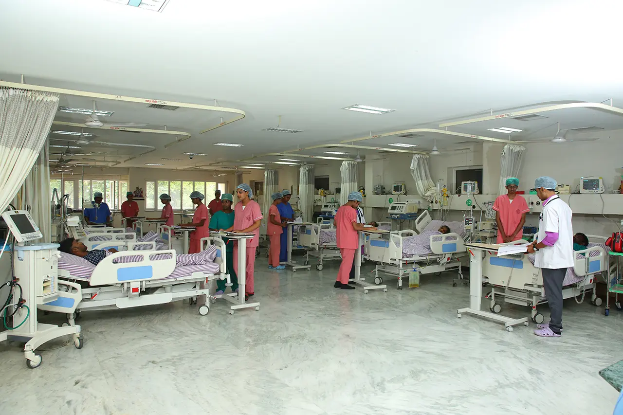 ICU (INTENSIVE CARE UNIT)